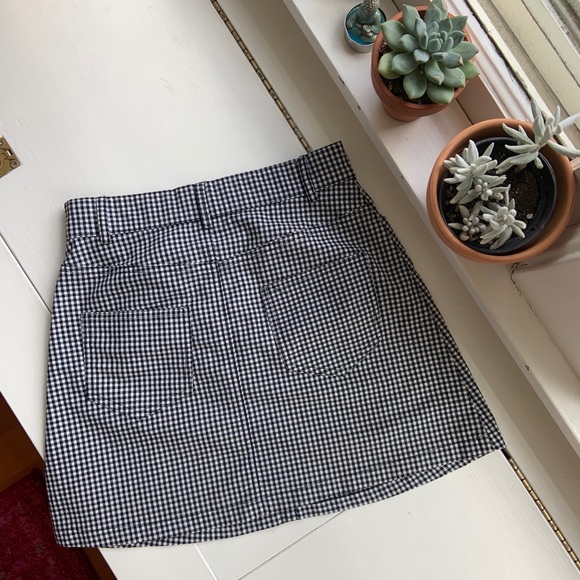 Brandy Melville Gingham Skirt - Picture 2 of 3